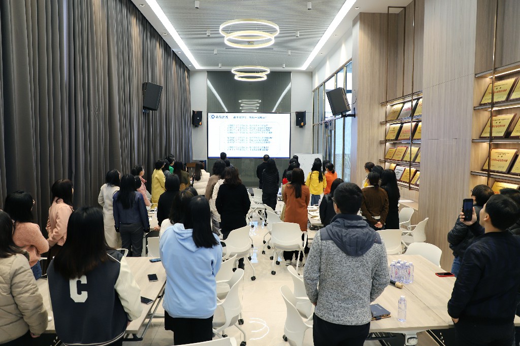 【集團(tuán)動態(tài)】形象提升，禮儀先行丨集團(tuán)開展“三八婦女節(jié)”商務(wù)禮儀培訓(xùn)活動(圖5)