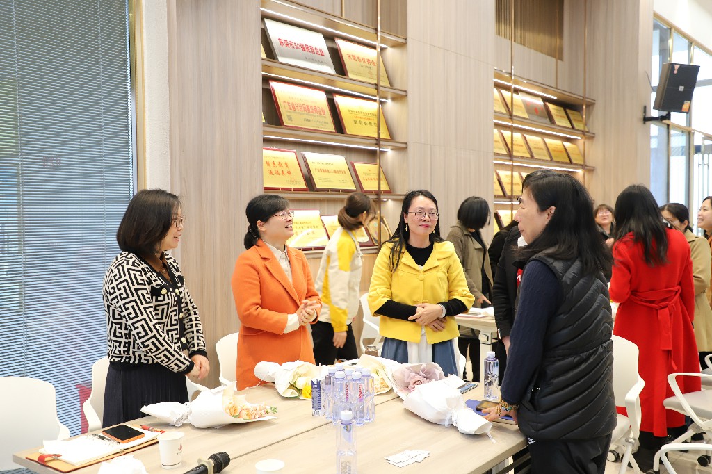 【集團(tuán)動態(tài)】形象提升，禮儀先行丨集團(tuán)開展“三八婦女節(jié)”商務(wù)禮儀培訓(xùn)活動(圖16)